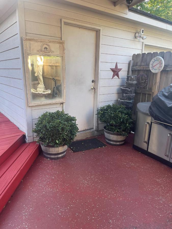 Unwind And Relax 4 Bedroom Stay Humble Exterior photo